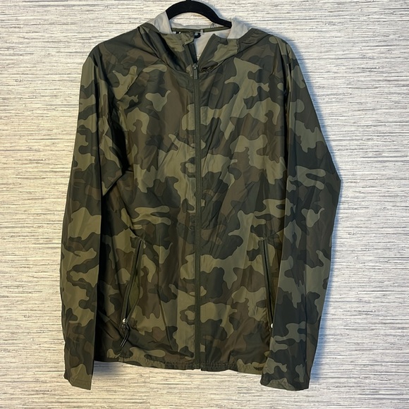 all in motion Jackets & Blazers - All In Motion Mens Size S Light Weight Wind/Rain Jacket NWOT Camo (556)